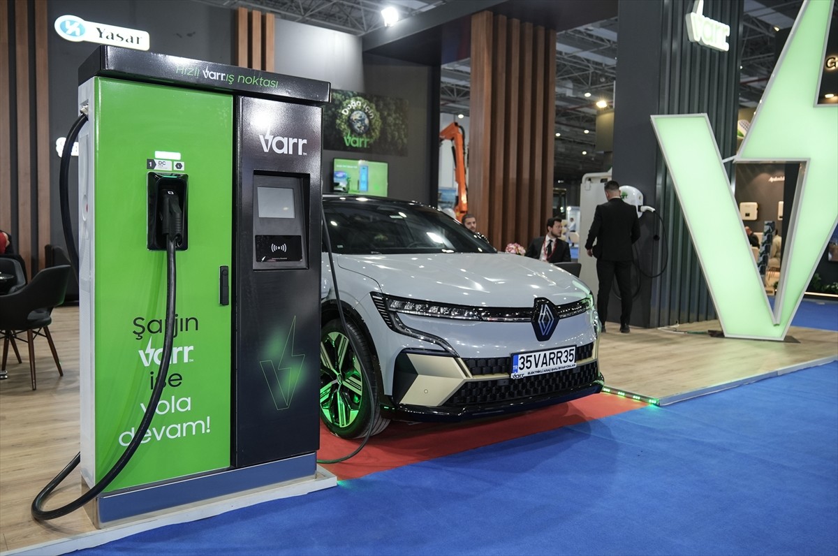 İzmir'de yenilenebilir enerji sektörünü bir araya getiren Uluslararası Temiz Enerji Teknolojileri...