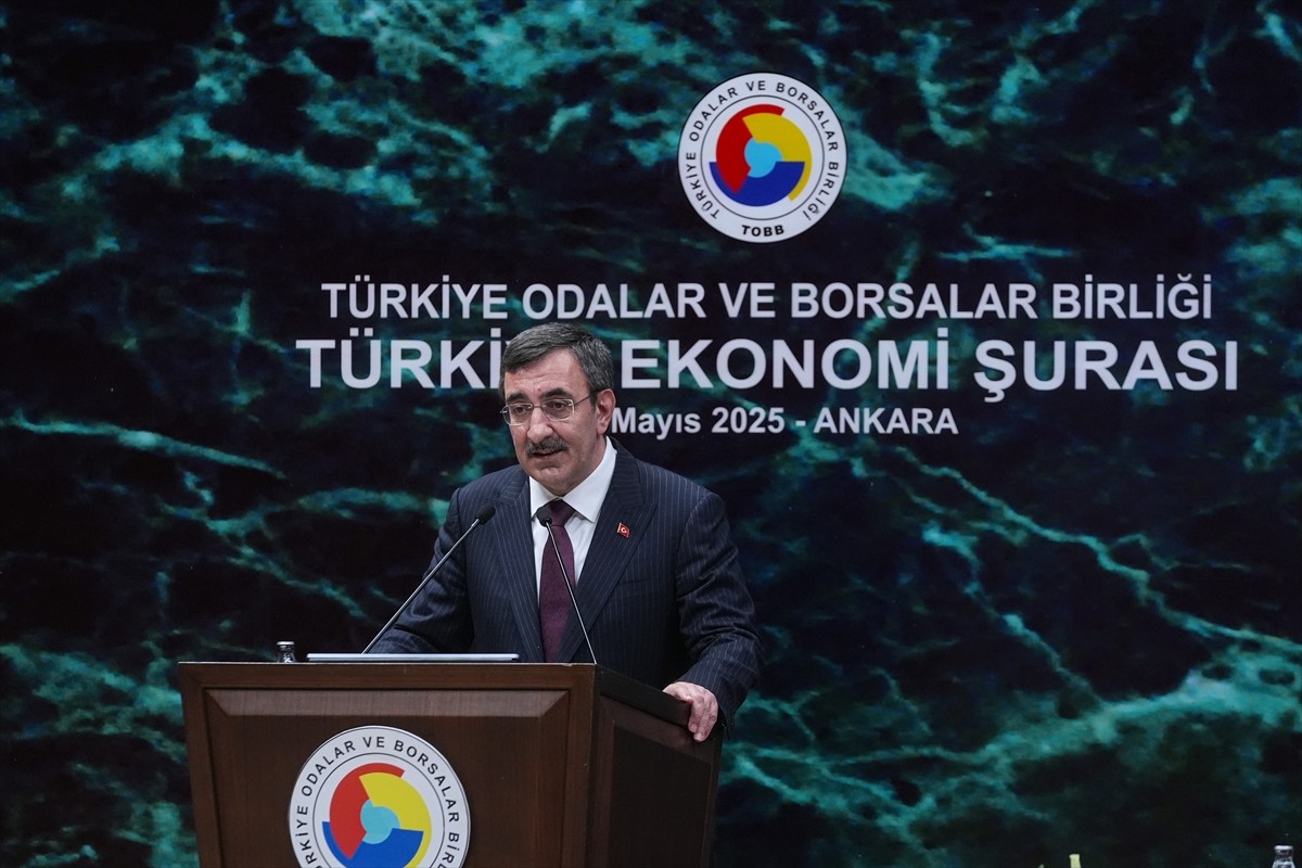 Cumhurbaşkanı Yardımcısı Cevdet Yılmaz, Türkiye Odalar ve Borsalar Birliği (TOBB) ev sahipliğinde...