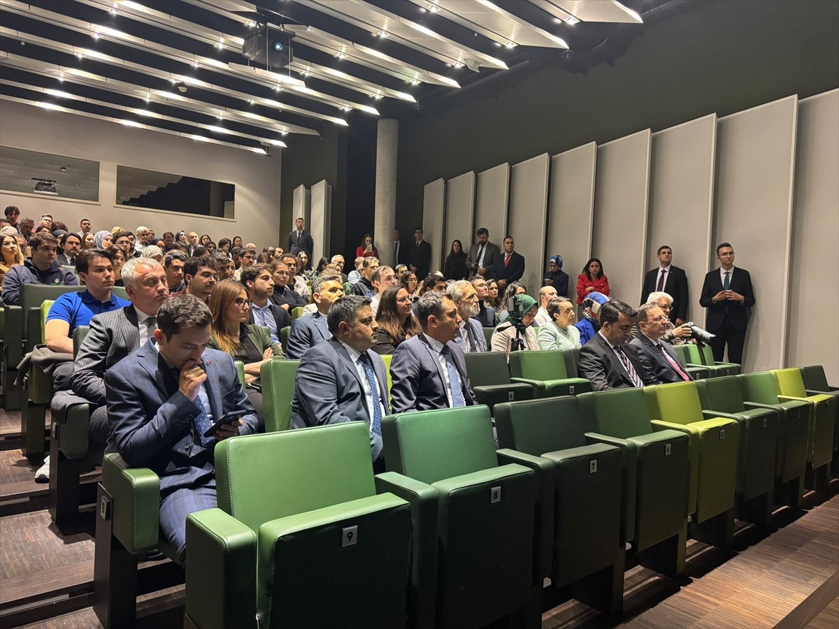 Türk savunma sanayi şirketleri, Almanya'nın başkenti Berlin'de, ülkede yaşayan Türk öğrenci ve...