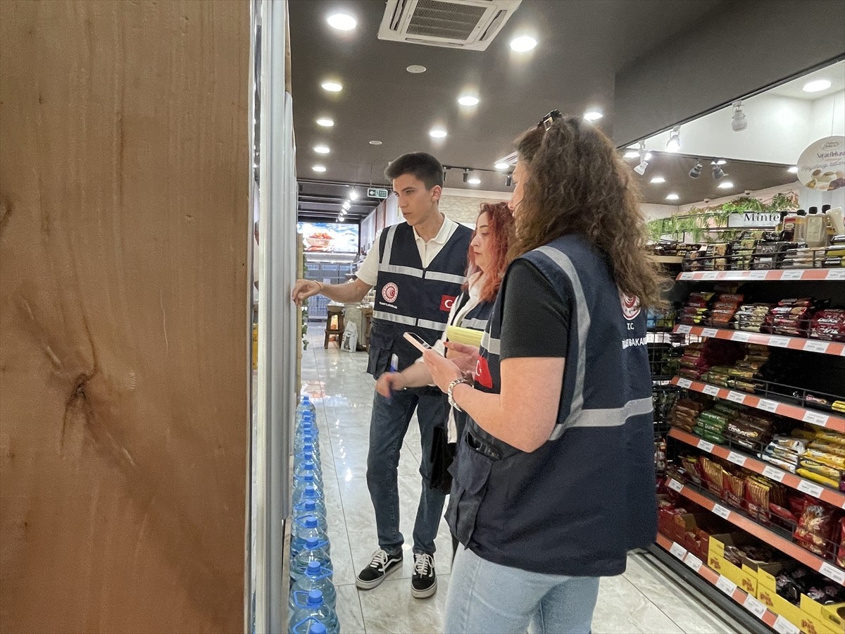 Bursa'da Ticaret İl Müdürlüğü ekipleri, Kurban Bayramı öncesinde dinlenme tesisleri, turistik...