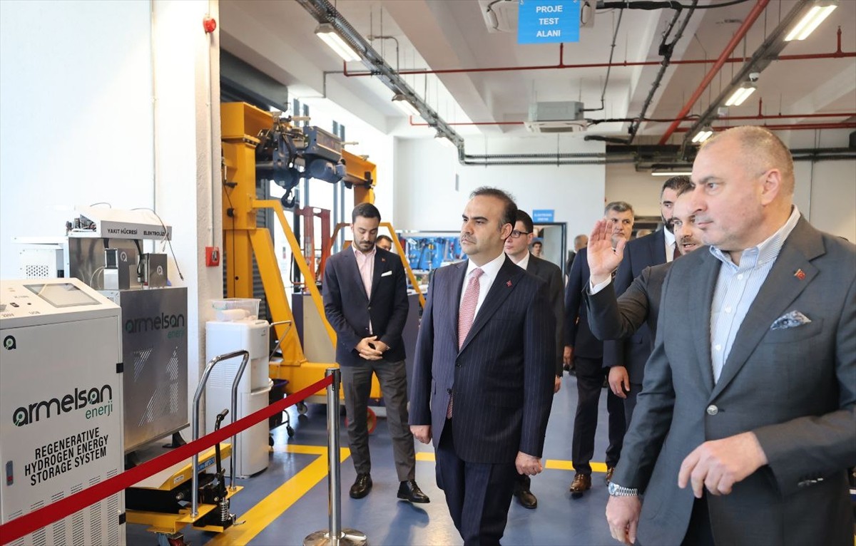 Sanayi ve Teknoloji Bakanı Mehmet Fatih Kacır, Teknopark İstanbul'daki Armelsan Savunma...