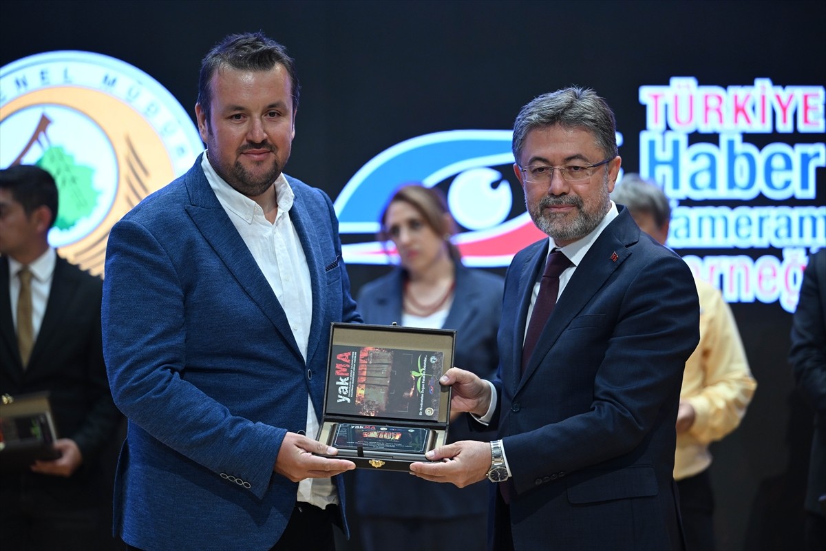 Tarım ve Orman Bakanı İbrahim Yumaklı, Türkiye Haber Kameramanları Derneği tarafından düzenlenen...