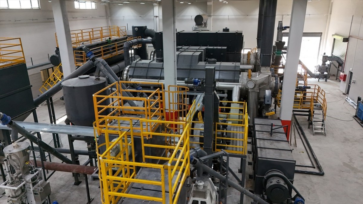 Ordu Büyükşehir Belediyesince fındık kabuğundan aktif karbon üretilecek tesiste makine kurulum...