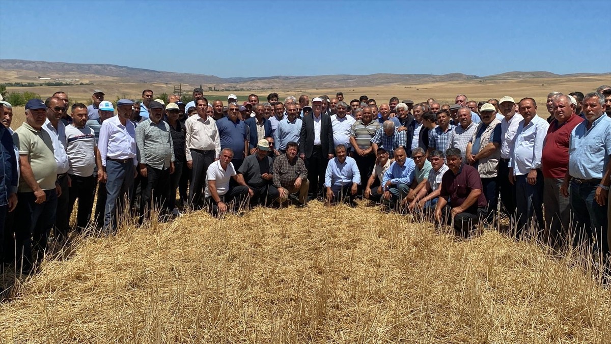 Türkiye Ziraat Odaları Birliği (TZOB) Genel Başkanı Şemsi Bayraktar, Yozgat'ta dolu yağışı sonrası...