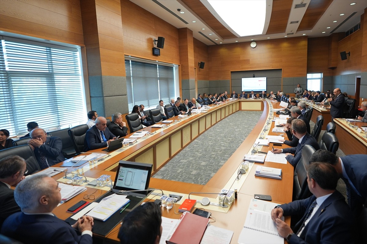 TPAO'nun 2021 ve 2022 yılı hesapları, TBMM Kamu İktisadi Teşebbüsleri (KİT) Komisyonu'nda...