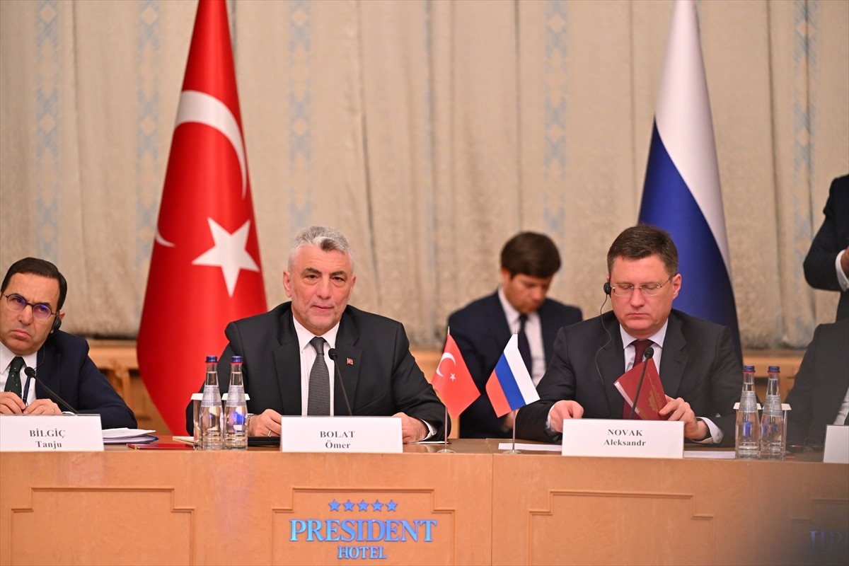 Ticaret Bakanı Ömer Bolat, Rusya'nın başkenti Moskova'da düzenlenen Türk-Rus Ticari ve Ekonomik...