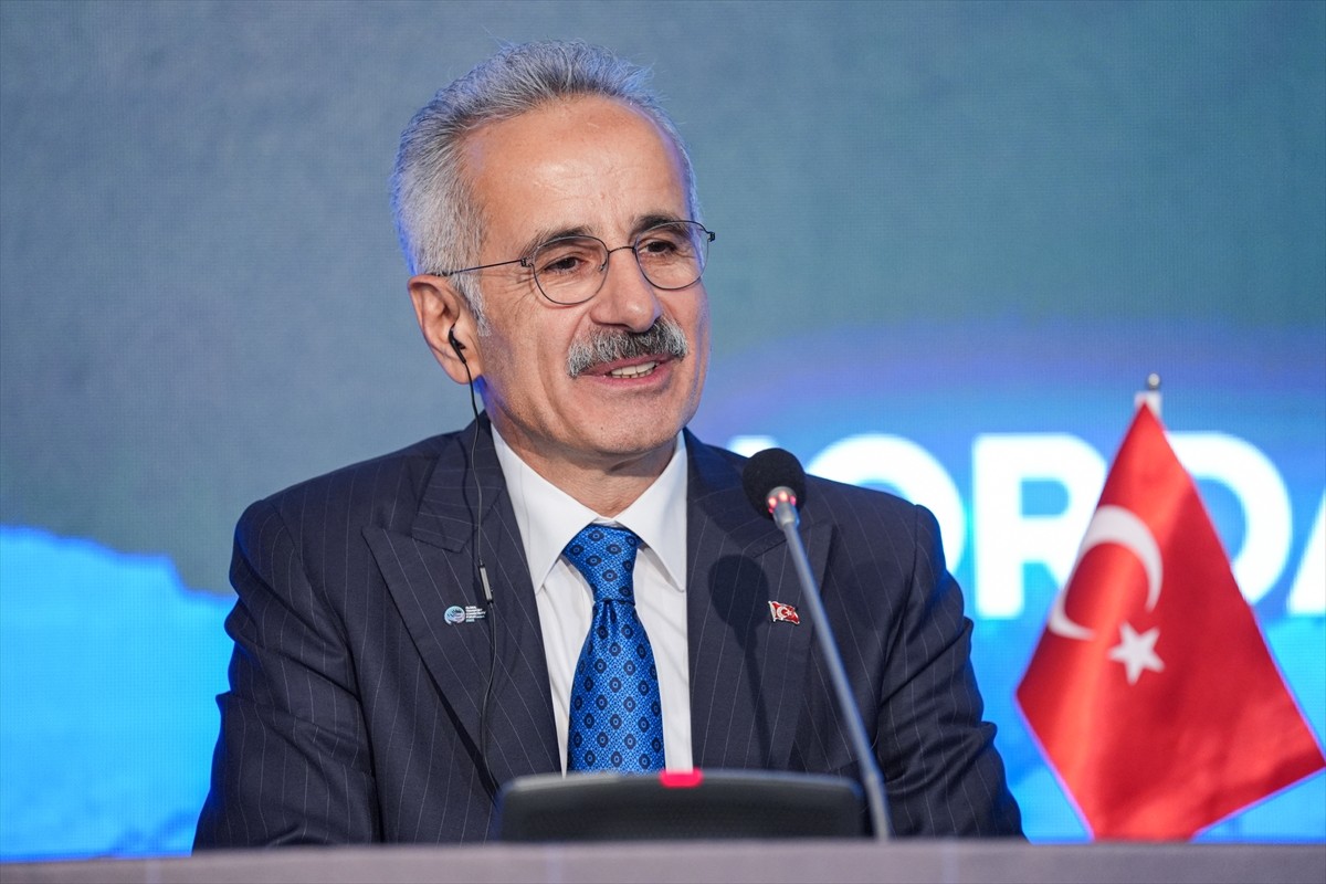 Türkiye-Kuveyt ve Almanya-Ürdün arasında hayata geçirilen 'TIR Taşıma Lansmanı' gerçekleştirildi....