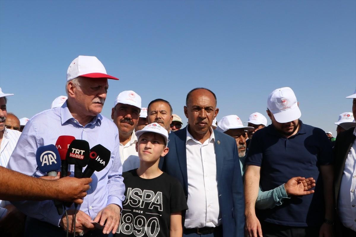 Türkiye Ziraat Odaları Birliği (TZOB) Genel Başkanı Şemsi Bayraktar (sağda), Kilis'teki...