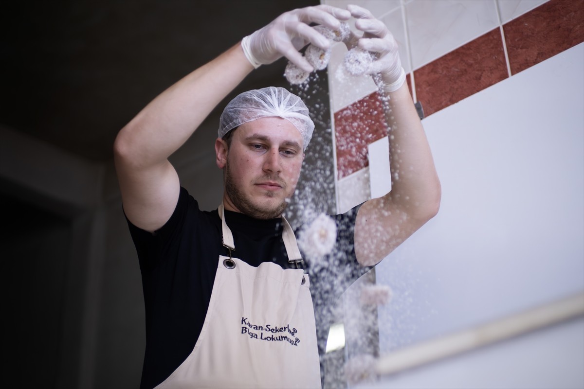 Çanakkale'nin Biga ilçesinde 55 yıldır geleneksel tarifle üretilen 