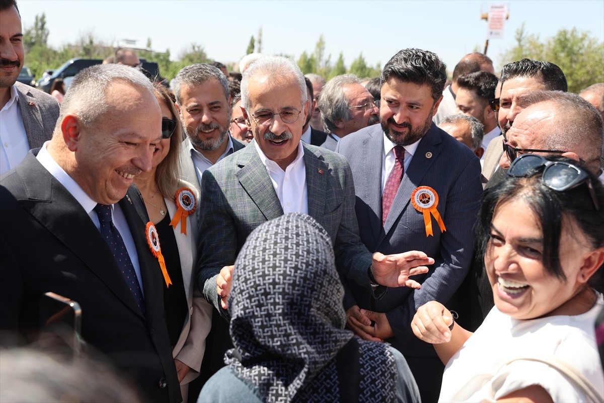 Ulaştırma ve Altyapı Bakanı Abdulkadir Uraloğlu, Nevşehir'in Avanos ilçesinde restorasyonu...