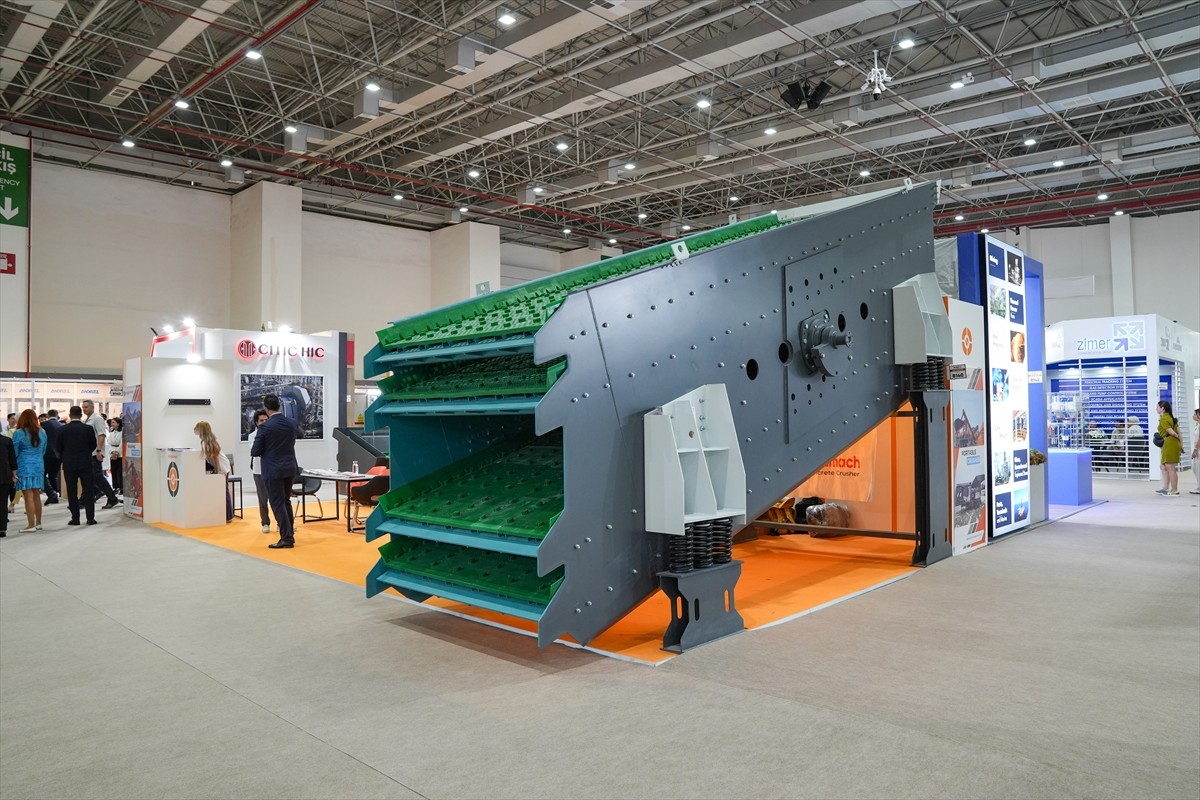 İzmir'de, maden arama, kırma-eleme, sondaj, taşıma, cevher hazırlama ve iş güvenliği ekipmanları...