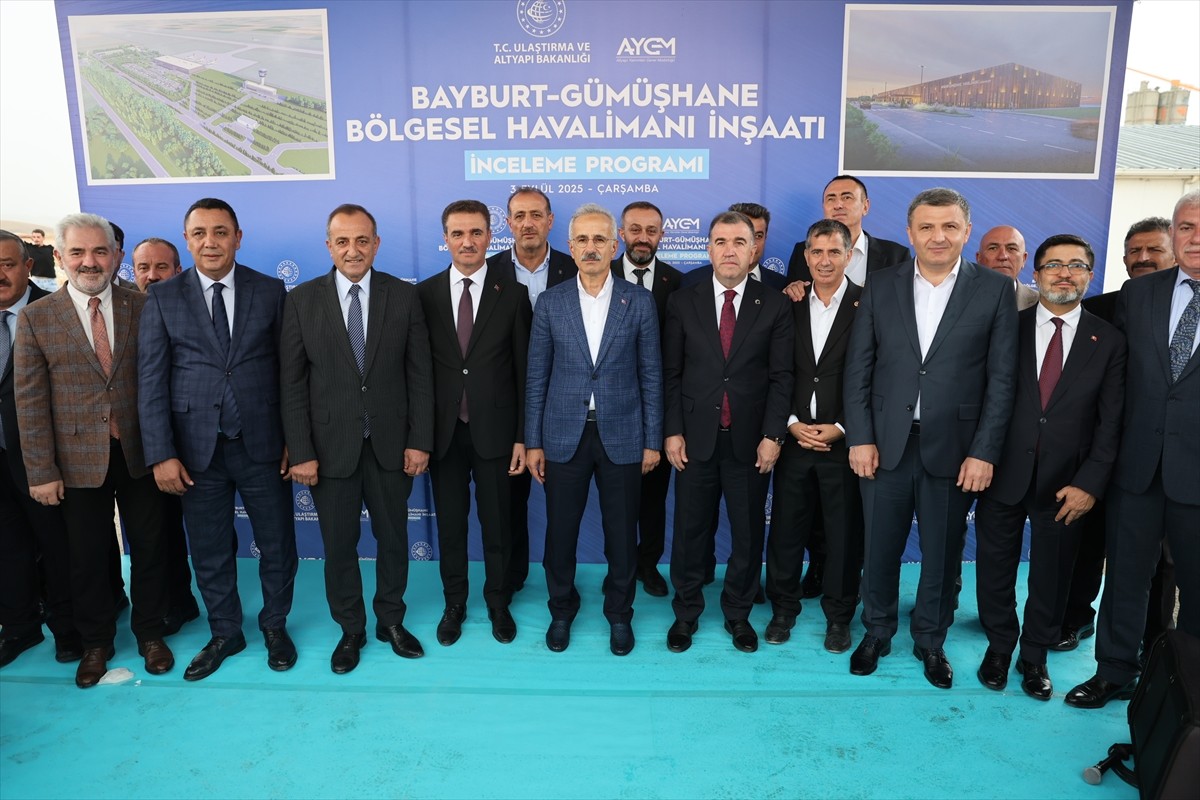 Ulaştırma ve Altyapı Bakanı Abdulkadir Uraloğlu, Gümüşhane'nin Köse ilçesine bağlı Salyazı...