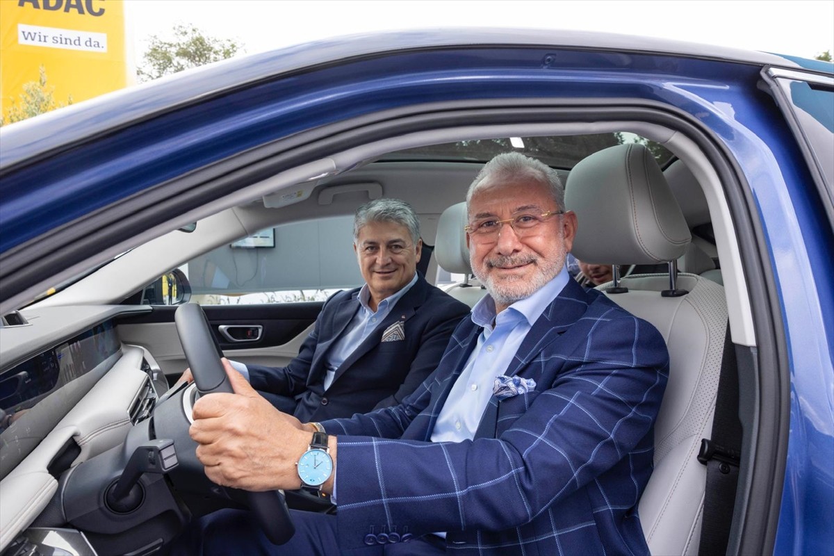 ​​​​Togg'un üçüncü modeli T8X'in kısa sürede çıkarılması için çalışmaların sürdüğü, diğer Togg...