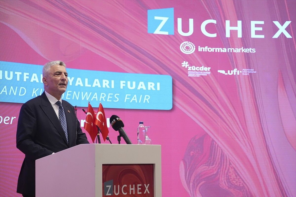 Ticaret Bakanı Ömer Bolat, Tüyap Fuar ve Kongre Merkezi'nde düzenlenen 35. Uluslararası Ev ve...