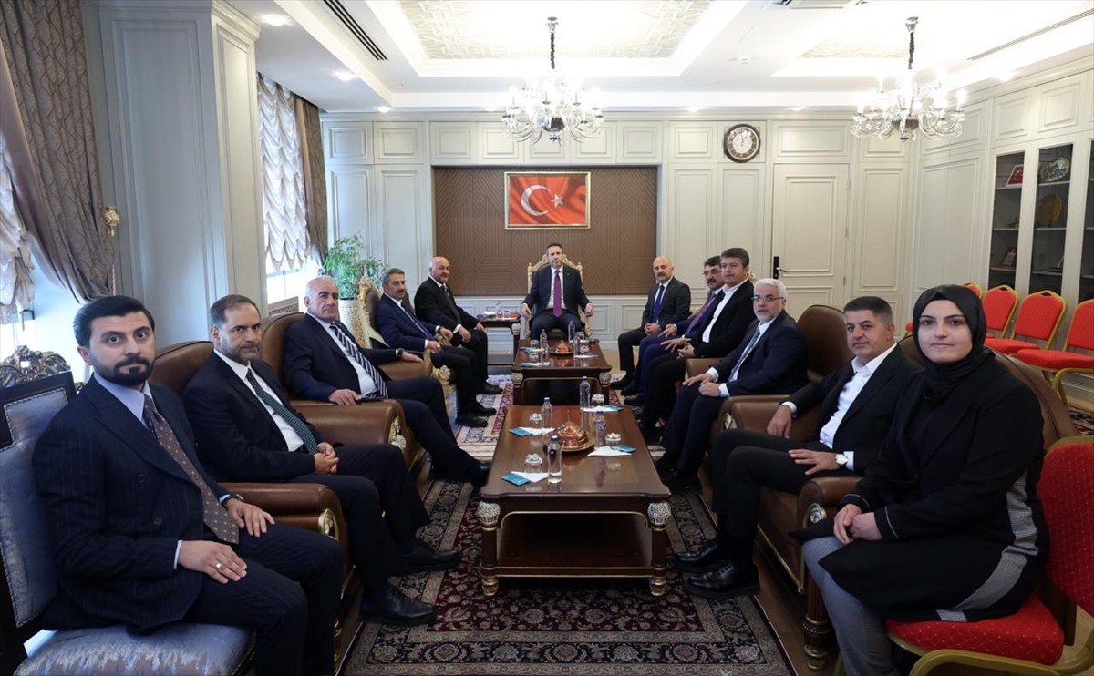 Enerji ve Tabii Kaynaklar Bakanı Alparslan Bayraktar, Adıyaman Valiliği'ni ziyaret etti.