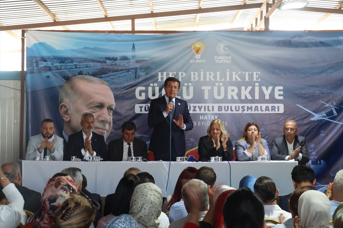 AK Parti Genel Başkan Yardımcısı Nihat Zeybekci, Hatay'da AK Parti İl Başkanlığını ziyaret ederek...