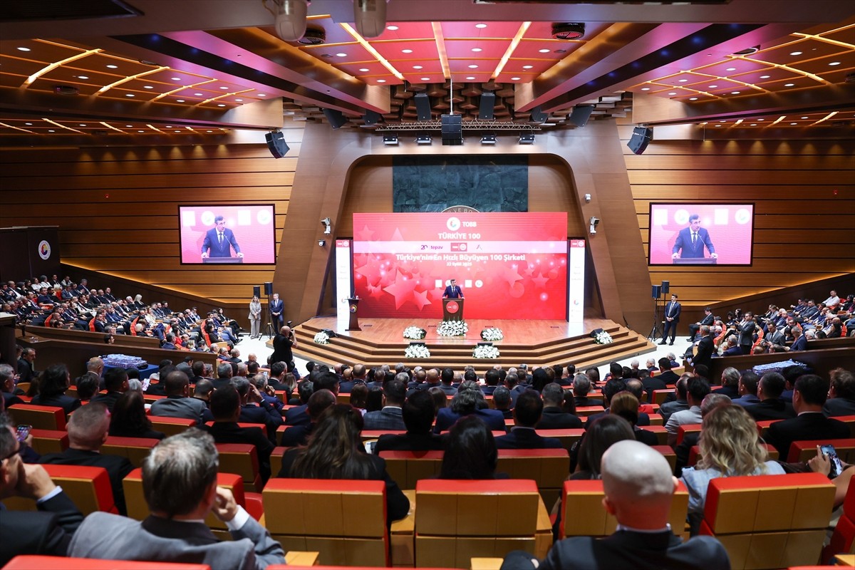 Cumhurbaşkanı Yardımcısı Cevdet Yılmaz (sağ 4), Türkiye Odalar ve Borsalar Birliği (TOBB) İkiz...