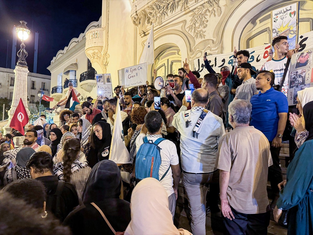 Tunus'ta, İsrail'in Gazze ablukasını kırmak için yola çıkan Küresel Sumud Filosu'na yönelik...