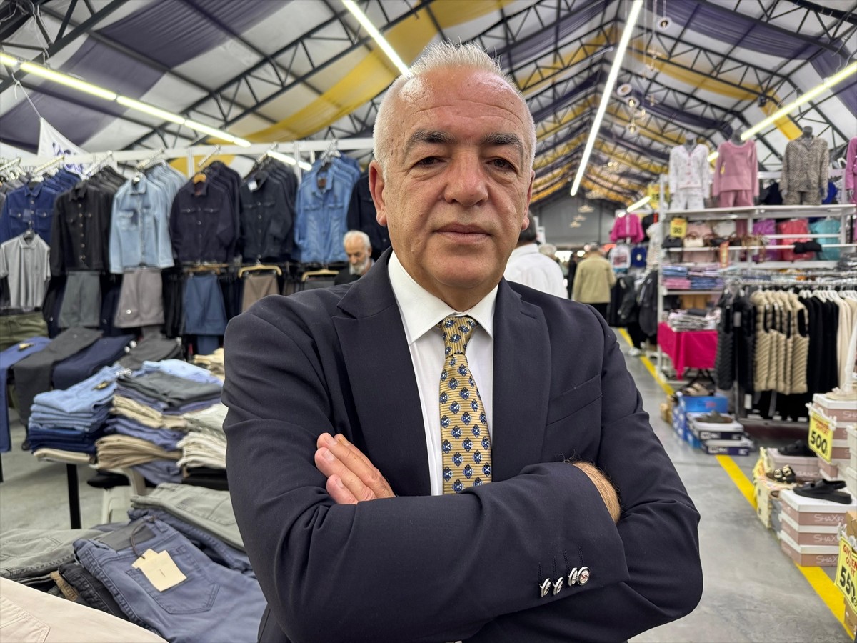 Giyimkent'te faaliyet gösteren yaklaşık 3 bin esnaf, Esenler Kaymakamlığı, Esenler Belediyesi ile...