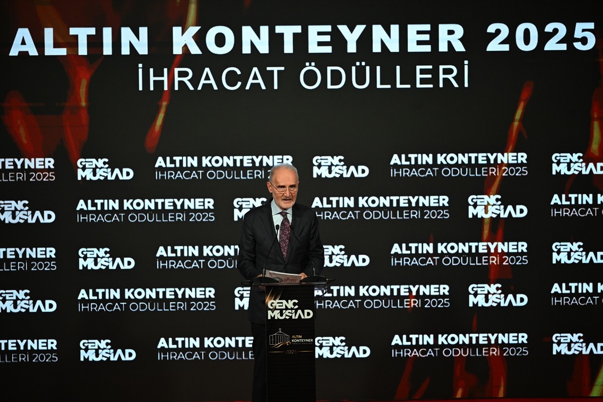 Ticaret Bakan Yardımcısı Özgür Volkan Ağar, MÜSİAD tarafından bu yıl beşinci kez düzenlenen 'Altın...