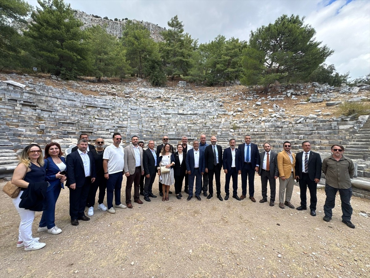 Aydın'ın Söke ilçesinde bulunan ve UNESCO Dünya Mirası Geçici Listesi'nde yer alan Priene Antik...