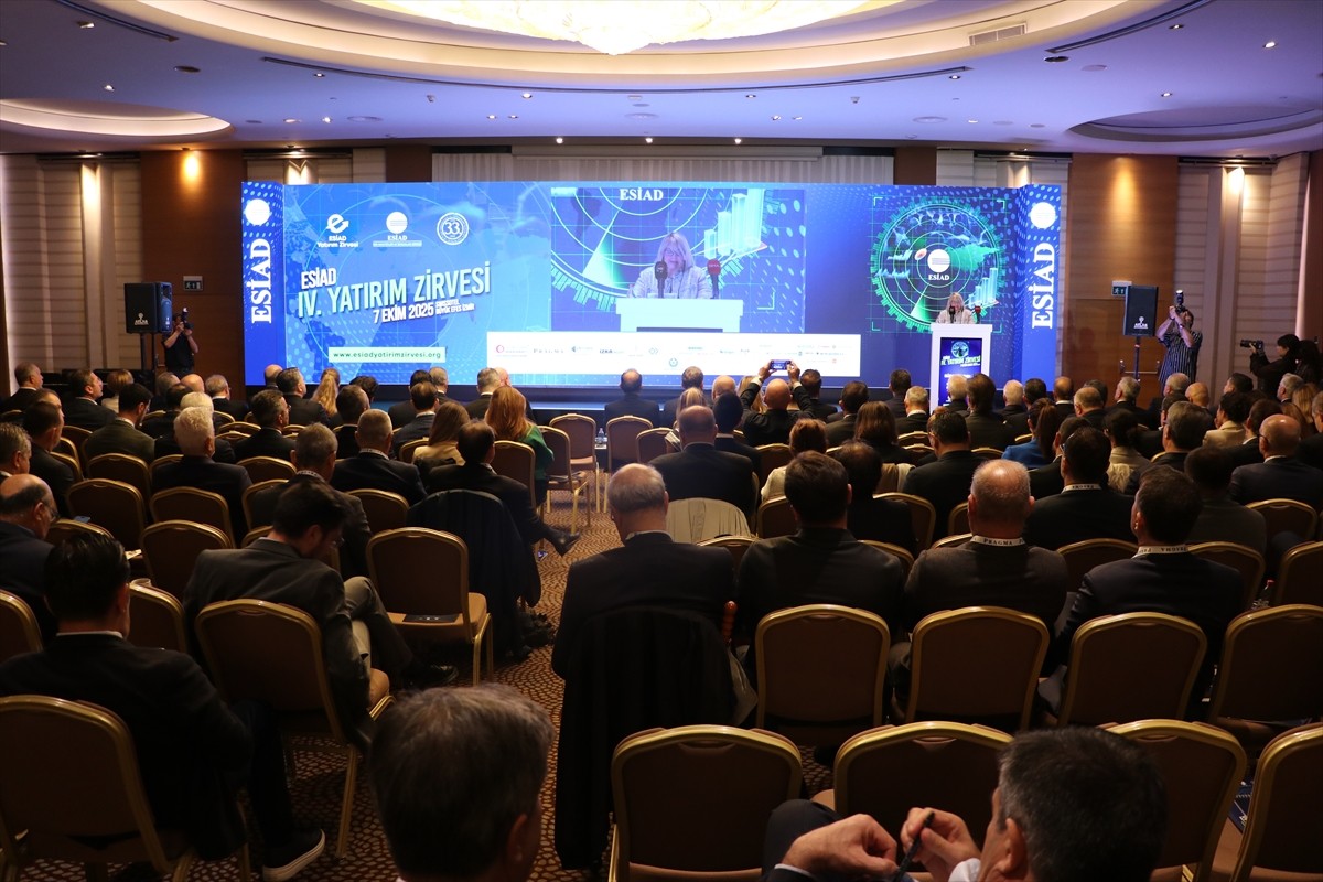 İzmir'de, Ege Sanayicileri ve İş İnsanları Derneği (ESİAD) tarafından savunma ve havacılık...