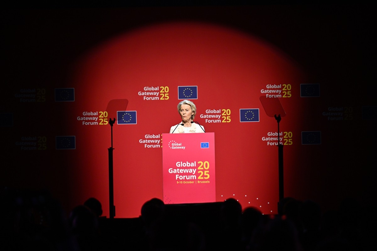 Avrupa Birliği (AB) Komisyonu Başkanı Ursula von der Leyen, Brüksel'de düzenlenen İkinci Küresel...