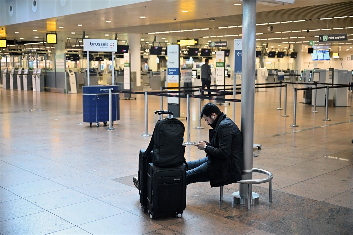 Belçika’da Ulusal grev nedeniyle Brüksel Havalimanında giden uçuşların tamamı iptal edildi.