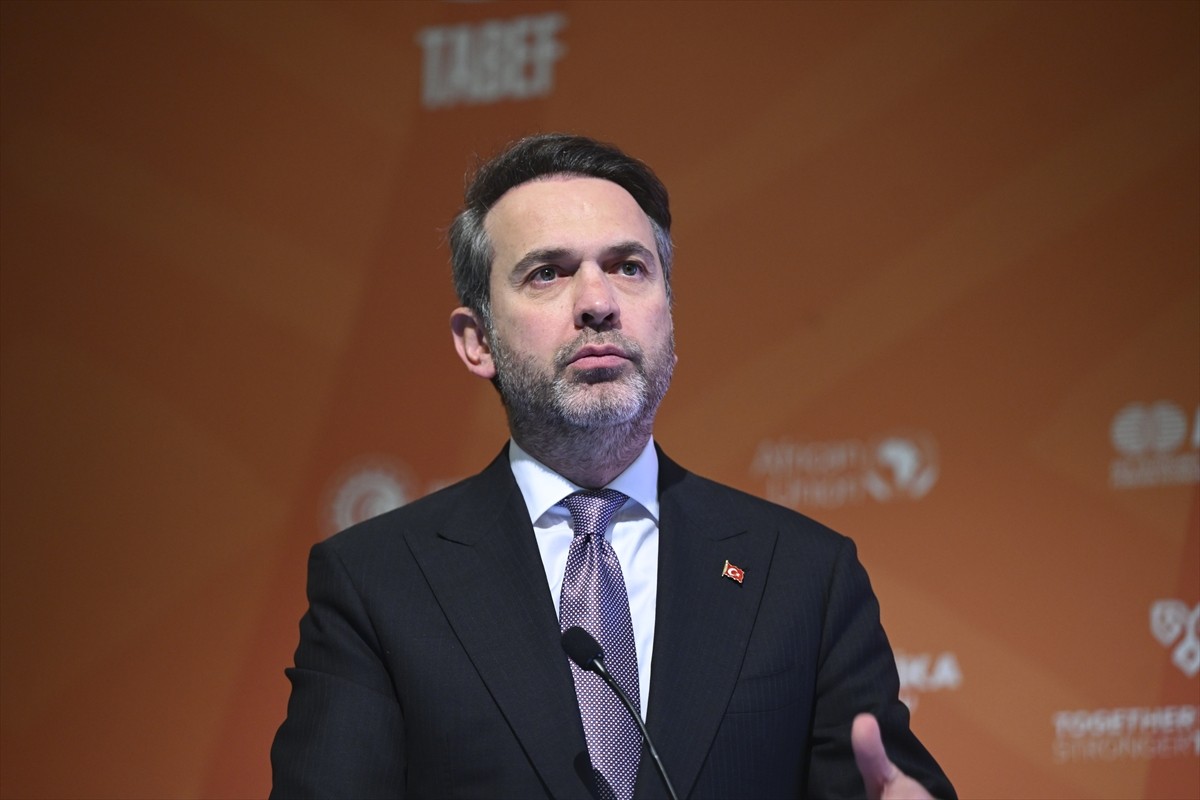 Enerji ve Tabii Kaynaklar Bakanı Alparslan Bayraktar, Anadolu Ajansının (AA) Global İletişim...