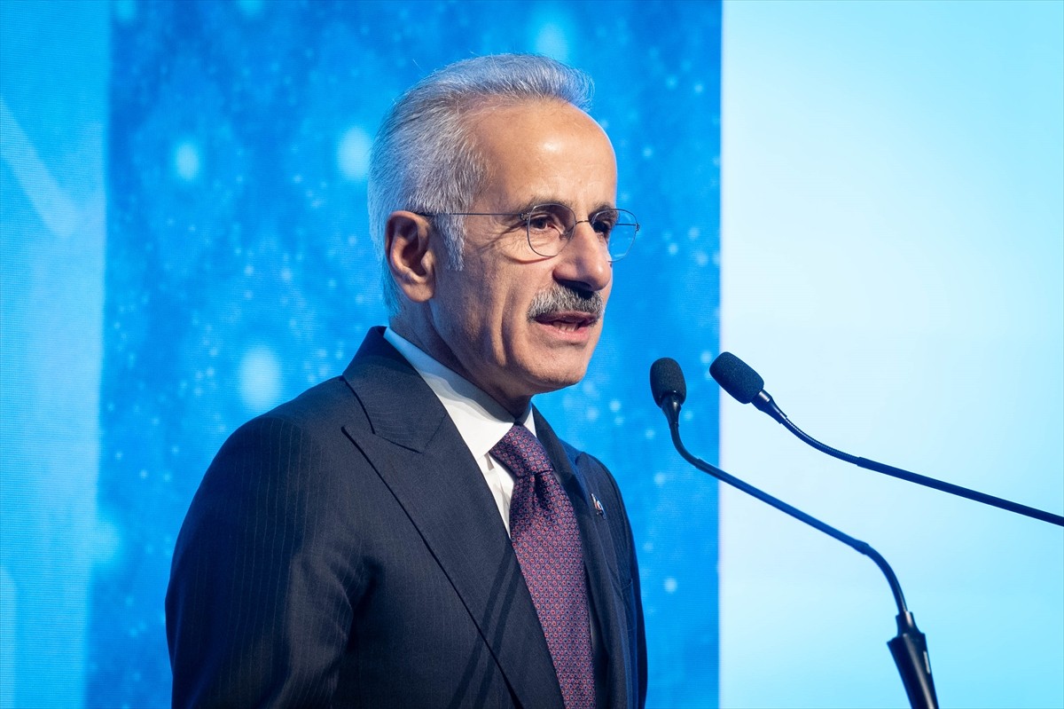 Ulaştırma ve Altyapı Bakanı Abdulkadir Uraloğlu, Bilgi Teknolojileri ve İletişim Kurumunda (BTK)...