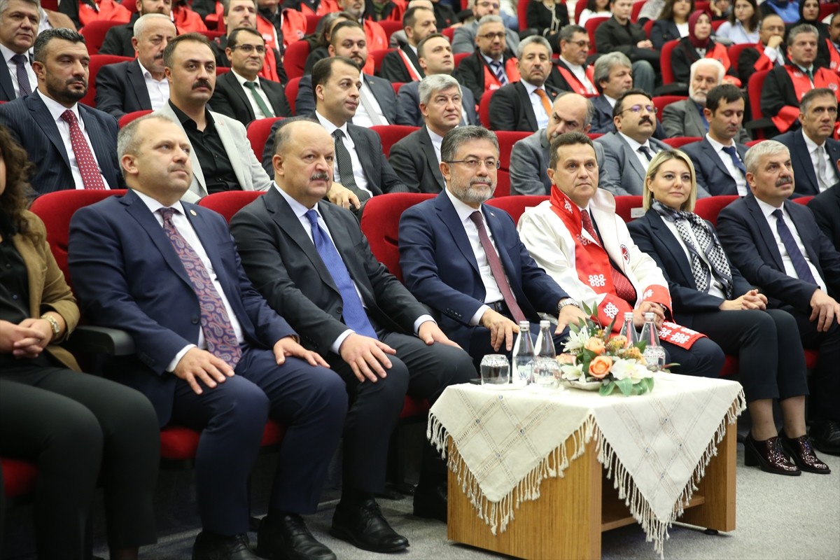 Tarım ve Orman Bakanı İbrahim Yumaklı, Kastamonu Üniversitesinin 2025-2026 Akademik Yılı Açılış...