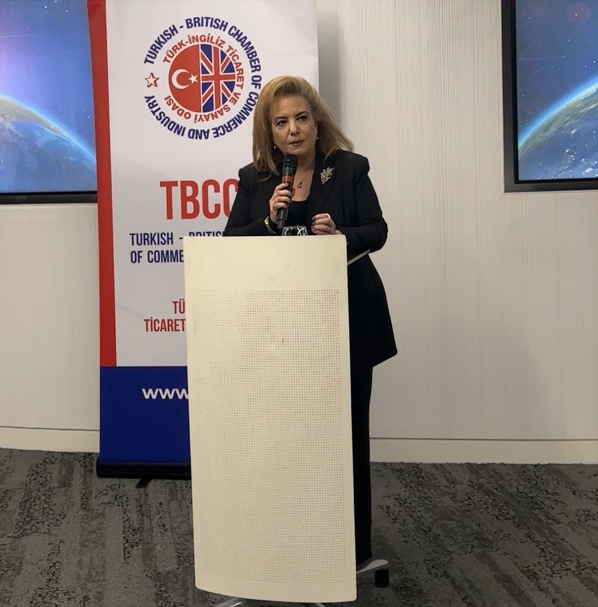 Türk ve İngiliz iş insanları, Türk-İngiliz Ticaret ve Sanayi Odasının (TBCCI) etkinliğinde bir...