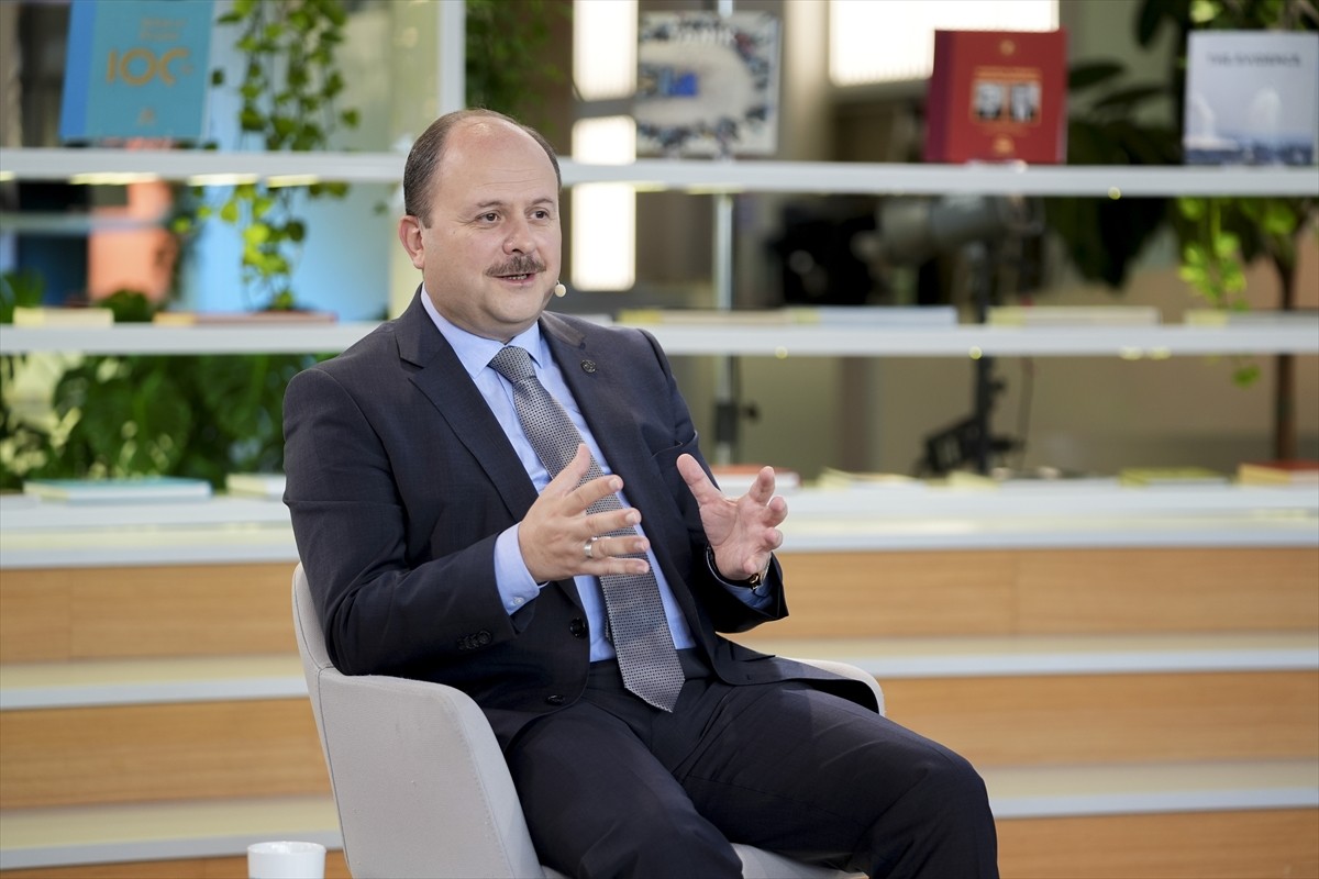 Ziraat Katılım Genel Müdürü Metin Özdemir, İstanbul Finans Merkezinin (İFM) katkısıyla hazırlanan...