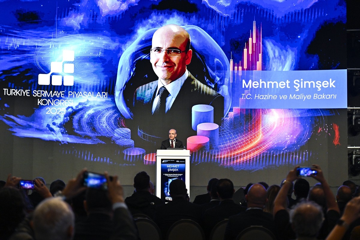 Hazine ve Maliye Bakanı Mehmet Şimşek, Türkiye Sermaye Piyasaları Birliği (TSPB) tarafından...