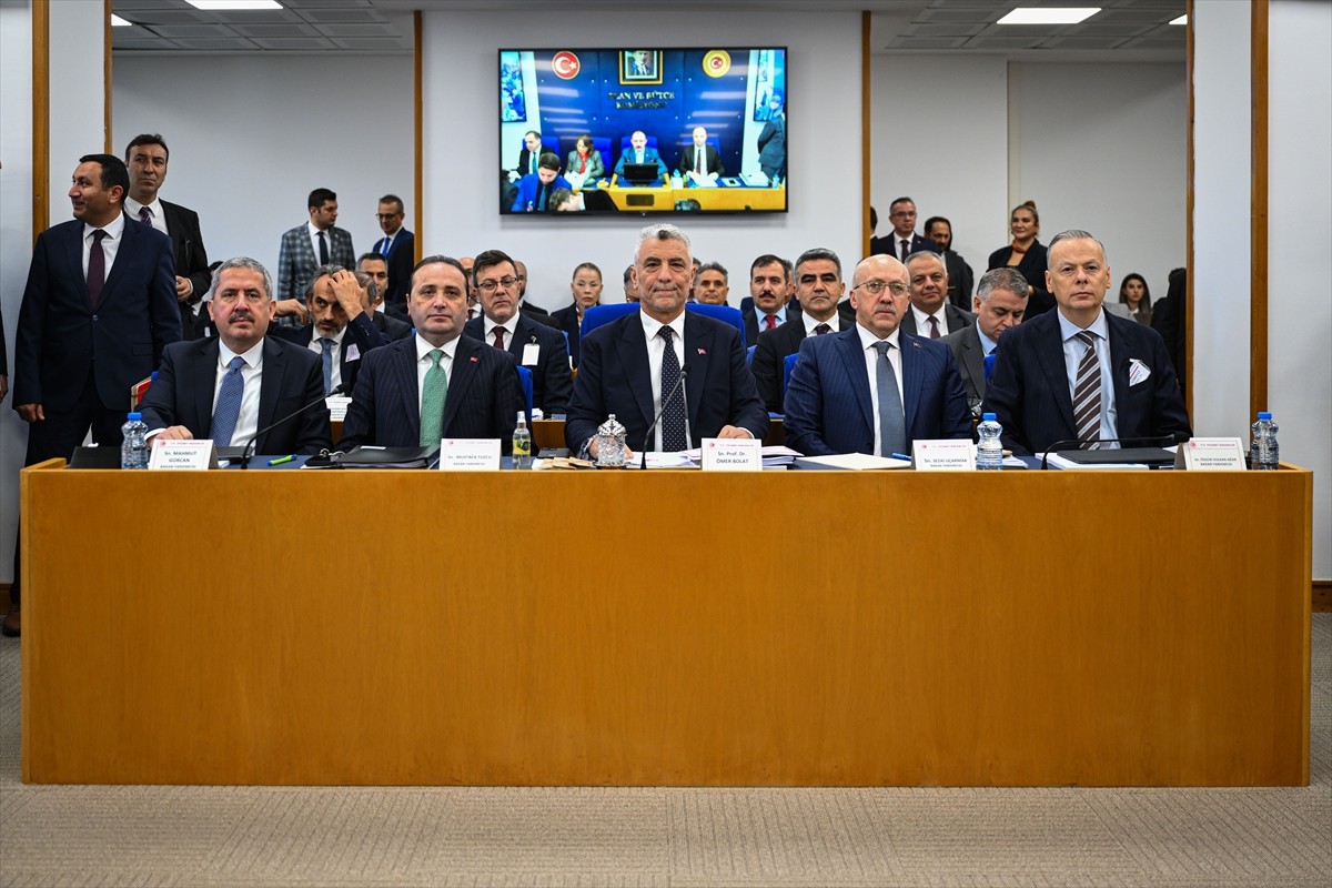 TBMM Plan ve Bütçe Komisyonu'nda Ticaret Bakanlığının 2026 yılı bütçesinin görüşmelerine başlandı....