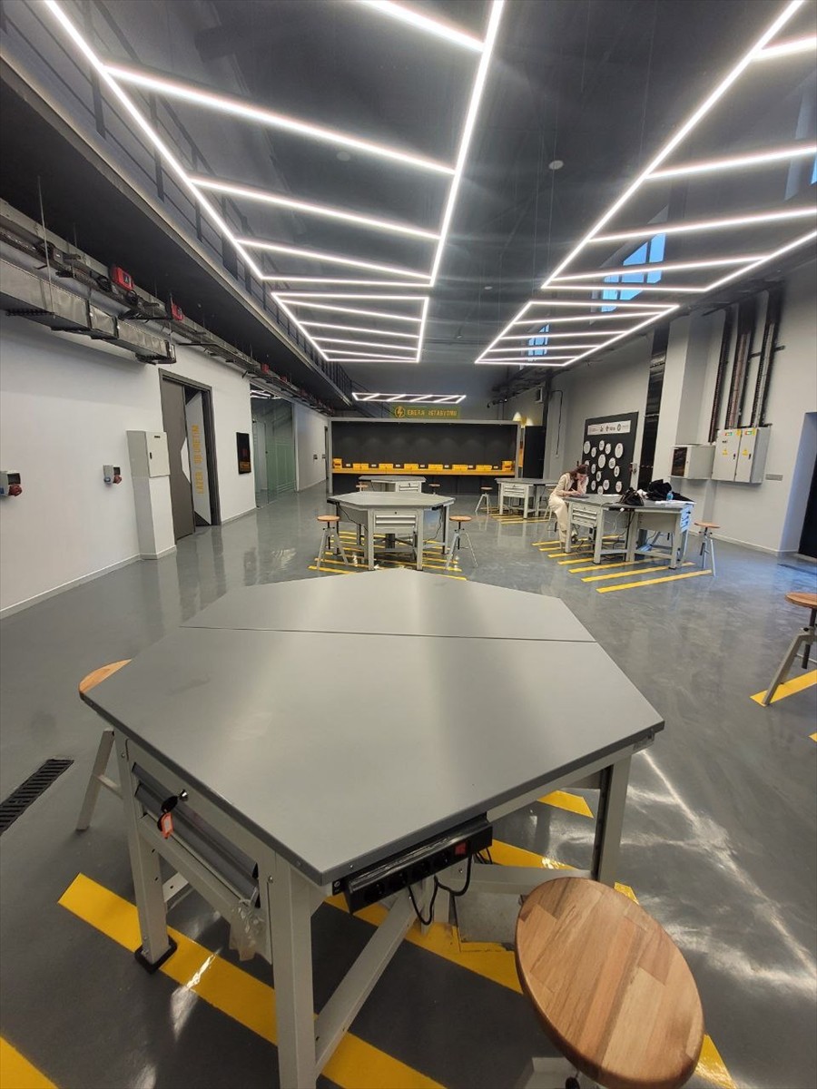 Sanayi ve Teknoloji Bakanı Mehmet Fatih Kacır, Şırnak ve Hakkari'ye bilim merkezi ile milli...