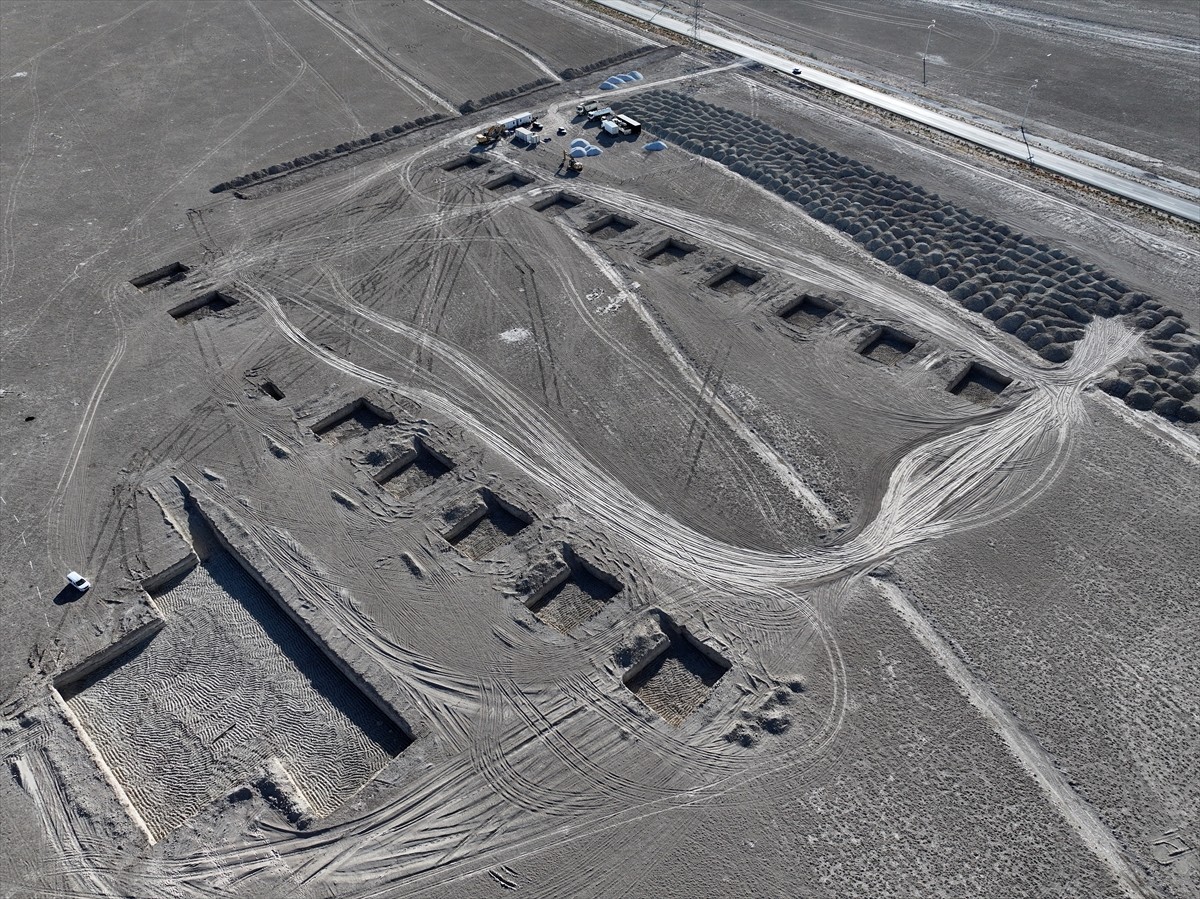 Avrupa'nın en büyük, dünyanın sayılı büyüklükteki güneş enerjisi santrallerinden biri olan Kalyon...