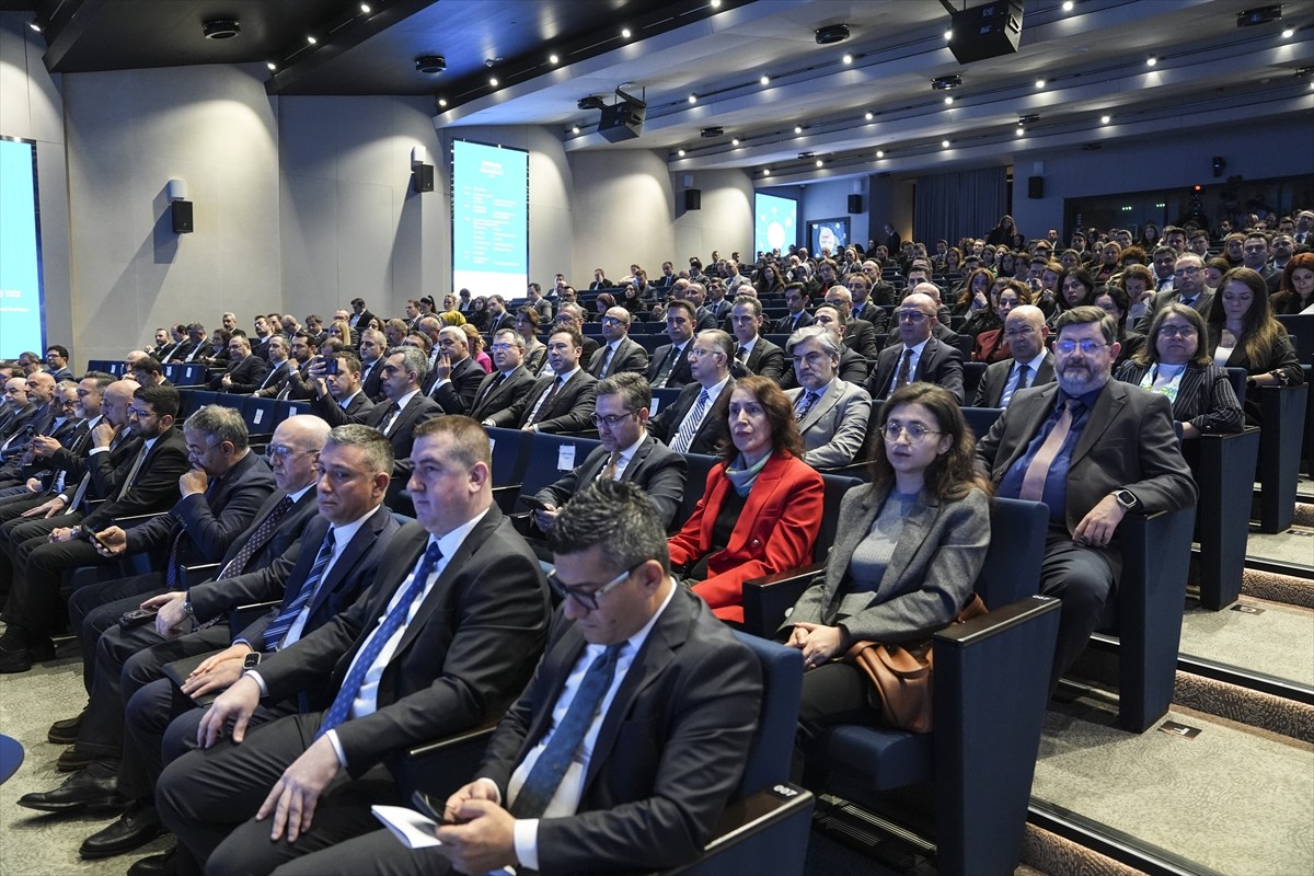 Halkbank Genel Müdürü Osman Arslan, İstanbul Finans Merkezi Halkbank Kuleleri Konferans Salonu'nda...