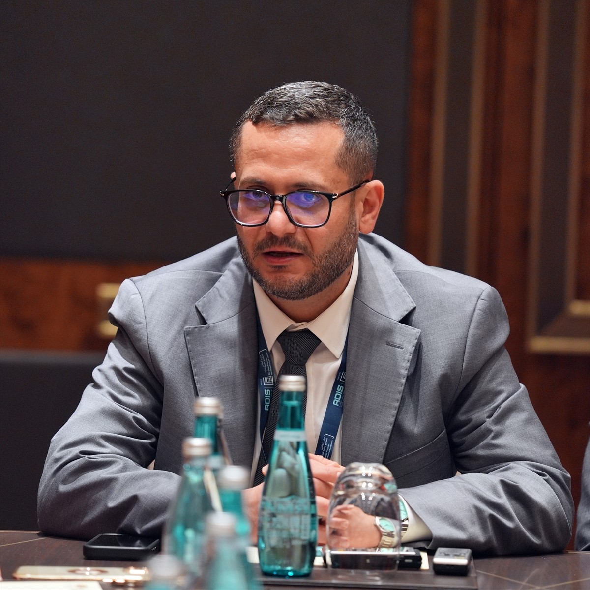 Abu Dabi Projeleri ve Altyapı Merkezi (ADPIC) Genel Direktörü Maysarah Mahmoud Salim Eid’in (arka...