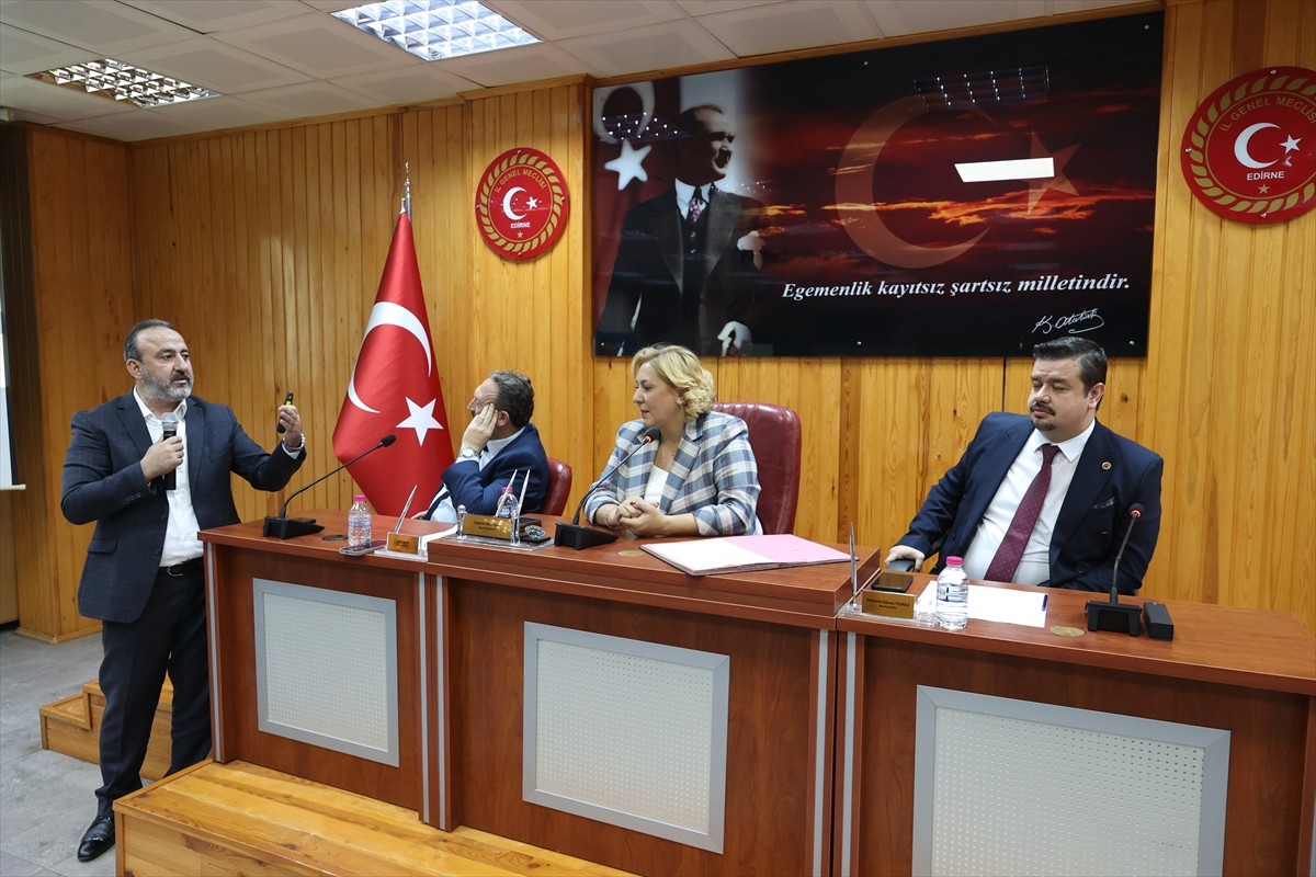 Trakya Kalkınma Ajansı (TRAKYAKA) Genel Sekreteri Mahmut Şahin (fotoğrafta), İl Genel Meclisinin...