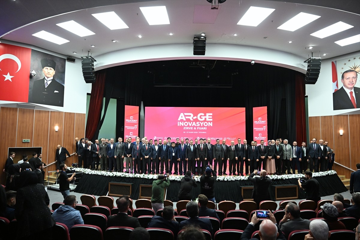 Sanayi ve Teknoloji Bakanı Mehmet Fatih Kacır, İstanbul’da 7. AR-GE ve İnovasyon Zirve ve Fuarı'na...