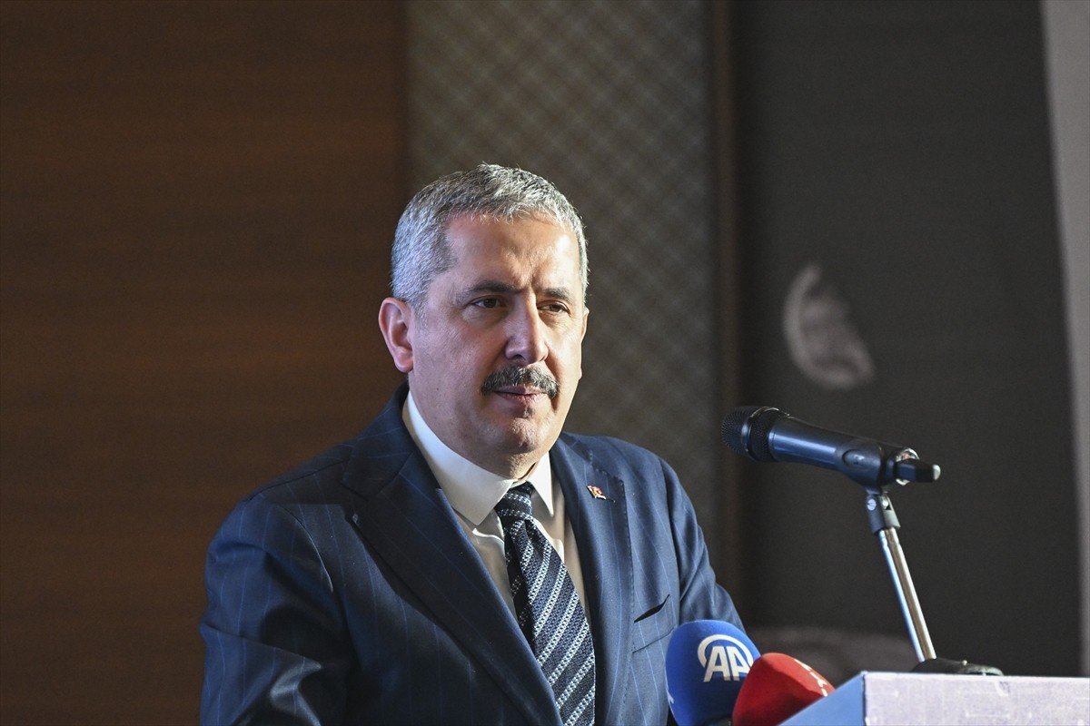 Ticaret Bakan Yardımcısı Mahmut Gürcan, Türkiye Araç Satış Sonrası Hizmetleri Federasyonu (TOBFED)...