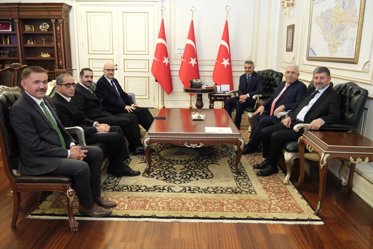 Ahlatcı Holding Yönetim Kurulu Başkanı Ahmet Ahlatcı, Yozgat'ta Vali Mehmet Ali Özkan'a ziyarette...