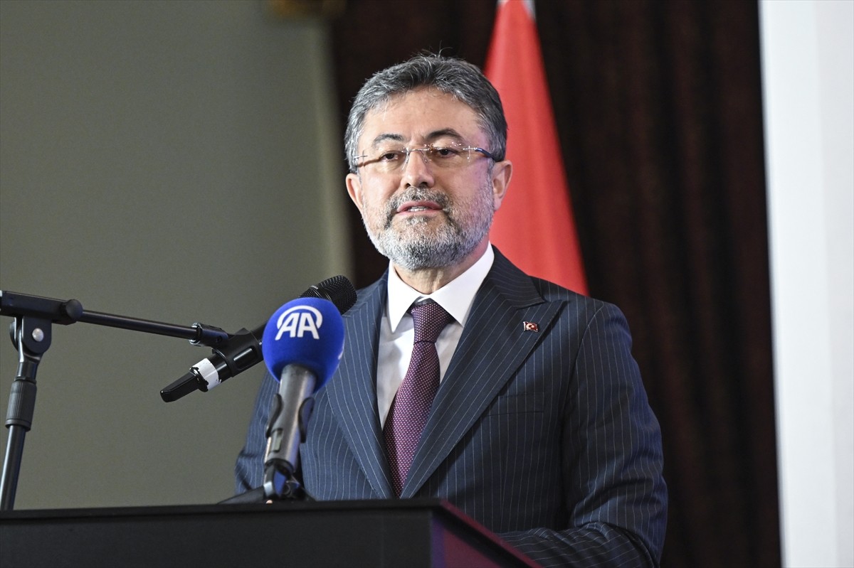 Tarım ve Orman Bakanı İbrahim Yumaklı, Eyüpsultan'daki Bahariye Mevlevihanesi'nde gerçekleştirilen...