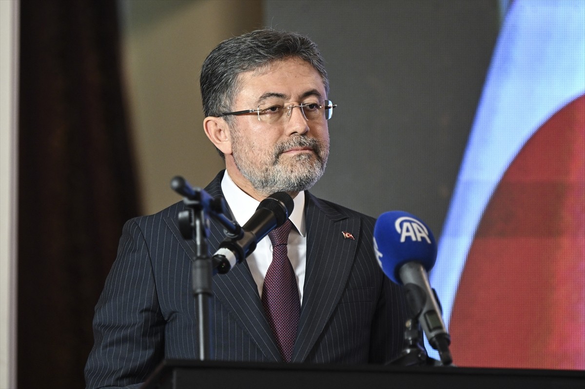 Tarım ve Orman Bakanı İbrahim Yumaklı, Eyüpsultan'daki Bahariye Mevlevihanesi'nde gerçekleştirilen...