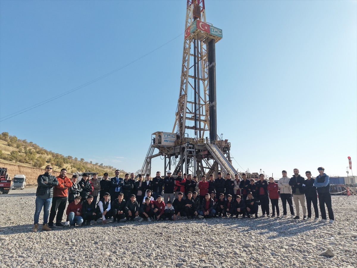 Enerji ve Tabii Kaynaklar Bakanlığı, Silopi Mesleki ve Teknik Anadolu Lisesi öğrencilerini petrol...