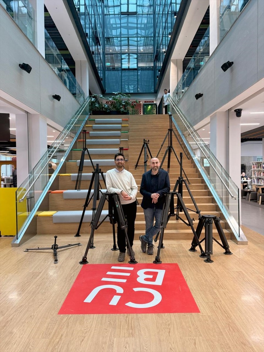 Mühendislik firması Hyperitem, kamera gibi cihazları sabitlemeye yarayan tripotları savunma...