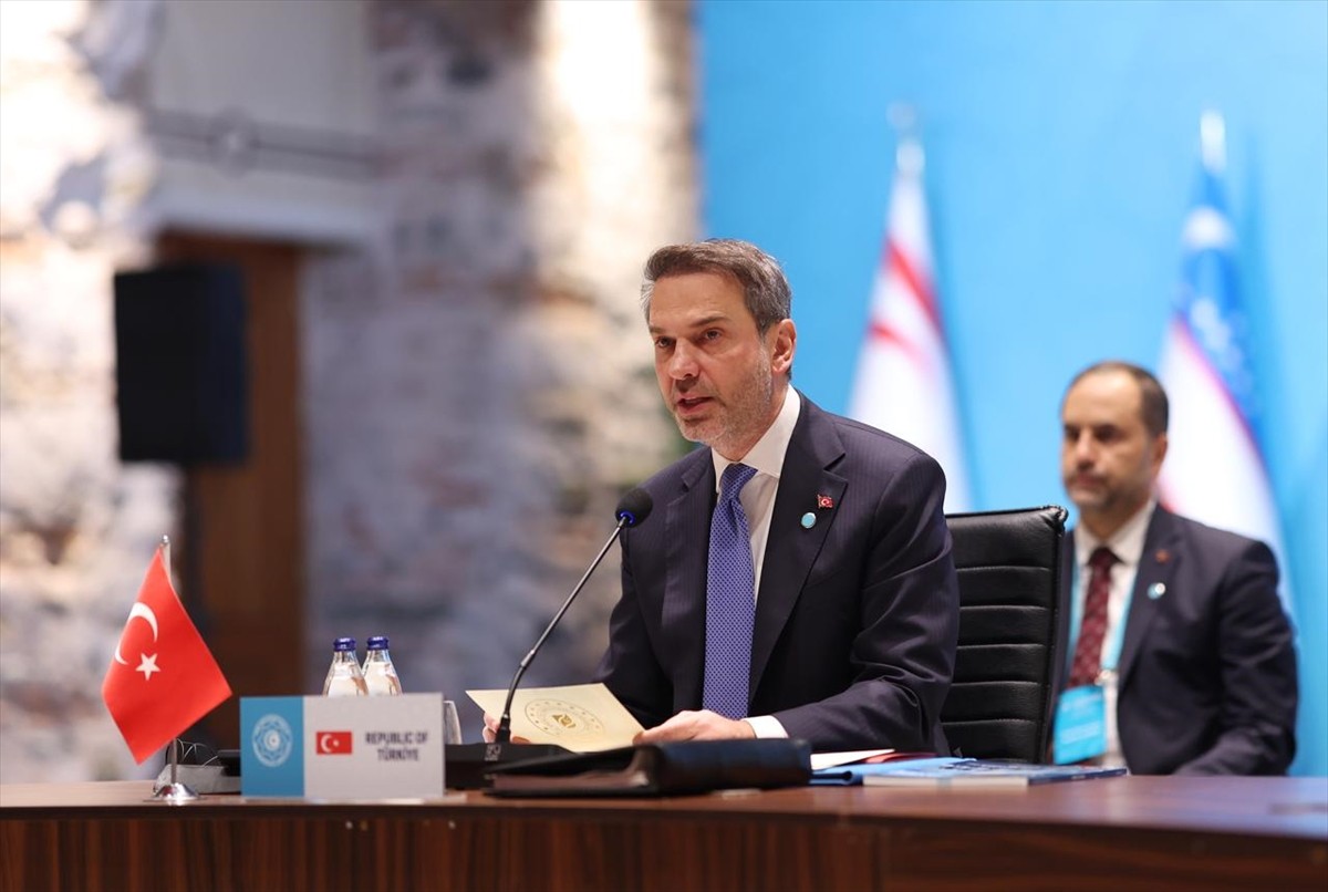 Enerji ve Tabii Kaynaklar Bakanı Alparslan Bayraktar, İstanbul'da düzenlenen Türk Devletleri...