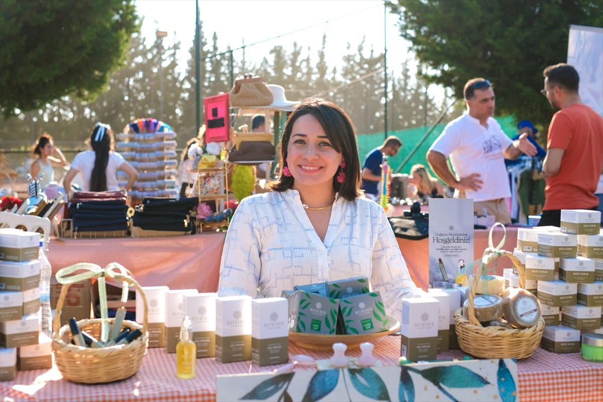 Kahramanmaraş merkezli depremlerin ardından defneden doğal sabun, nemlendirici krem ve serum gibi...
