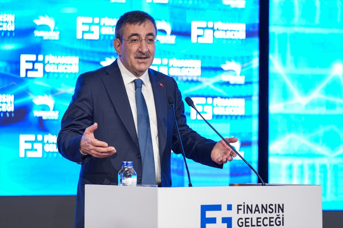 Cumhurbaşkanı Yardımcısı Cevdet Yılmaz, Turkuvaz Medya Merkezi’nde düzenlenen ’5. Finansın Zirvesi...